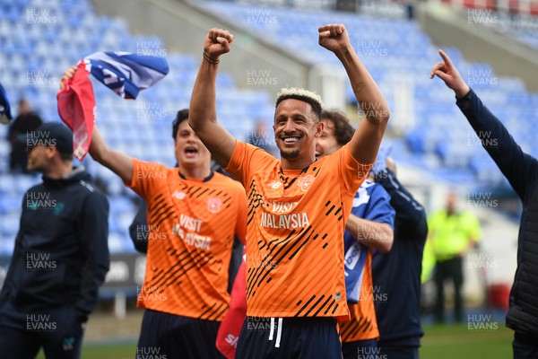 180426 - Reading v Cardiff City - Sky Bet League 1 - Callum Robinson of Cardiff City celebrates at full time after securing promotion back to the Championship