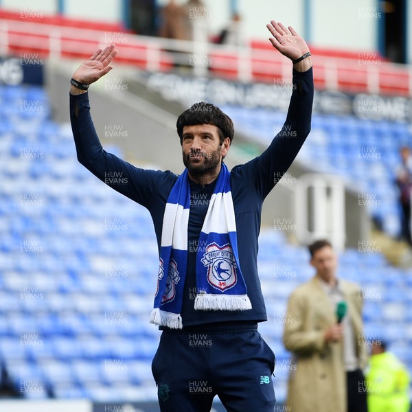 180426 - Reading v Cardiff City - Sky Bet League 1 - Brian Barry-Murphy, Cardiff City Manager celebrates at full time after securing promotion back to the Championship