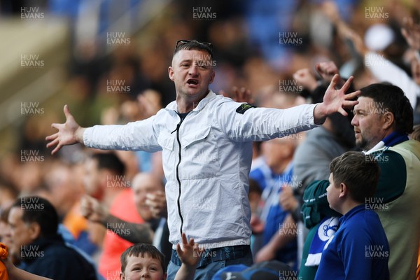180426 - Reading v Cardiff City - Sky Bet League 1 - Cardiff fans celebrate at full time after securing promotion back to the Championship