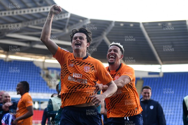 180426 - Reading v Cardiff City - Sky Bet League 1 - Perry NG and Callum Robinson celebrate at full time