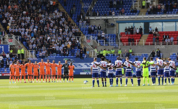 180819 - Reading v Cardiff City, Sky Bet Championship - Players observe a minutes silence at the start of the match in memory of PC Andrew Harper who was killed recently while attending a burglary