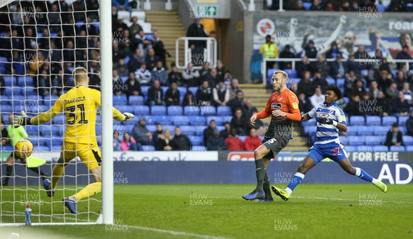 010119 - Reading v Swansea City - SkyBet Championship - Mike van der Hoorn of Swansea City scores their third goal in the first half