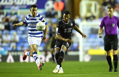 100821 - Reading v Swansea City - Carabao Cup - Morgan Whittaker of Swansea City tries a shot at goal