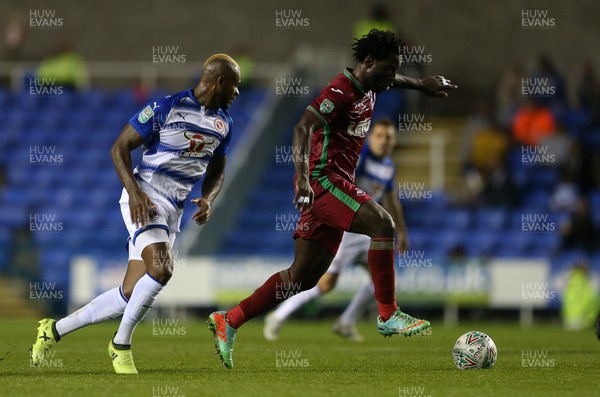 190917 - Reading v Swansea City - Carabao Cup - Wilfried Bony of Swansea City controls the ball