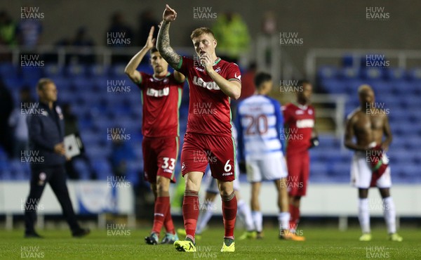 190917 - Reading v Swansea City - Carabao Cup - Alfie Mawson of Swansea City thanks fans at full time