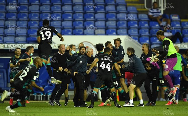220720 - Reading v Swansea City - EFL SkyBet Championship - Swansea City players celebrate making the play offs