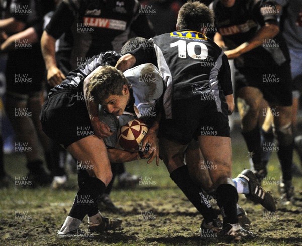 05.03.08 - WRU Reebok u16 Final Blues North v Ospreys Blues' Tom Young tries to break through 