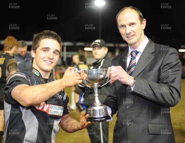 05.03.08 - WRU Reebok u16 Final Blues North v Ospreys Ospreys' captain is presented with the cup by WRU Elite Performance Director Graeme Maw 