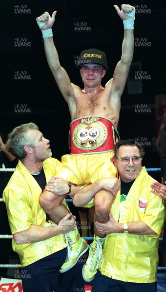 161295 - Robbie Regan v Ferid Ben Jeddou - Regan celebrates winning the World Title