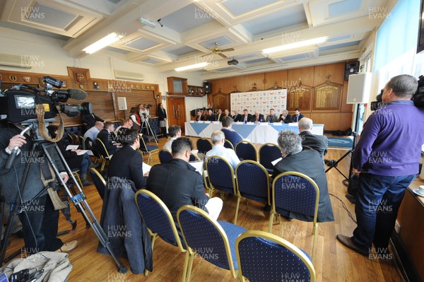 040413 - Regional Rugby Wales Press Conference -(L-R)Chris Brown and Martyn Hazell of Newport-Gwent Dragons, Richard Holland and Peter Thomas of Cardiff Blues, Stephen Harrison, Nigel Short of Scarlets, Stuart Gallacher of Regional Rugby Wales, Mark Davies of Scarlets, Roger Blyth and Andrew Hore of Ospreys talk to reporters 