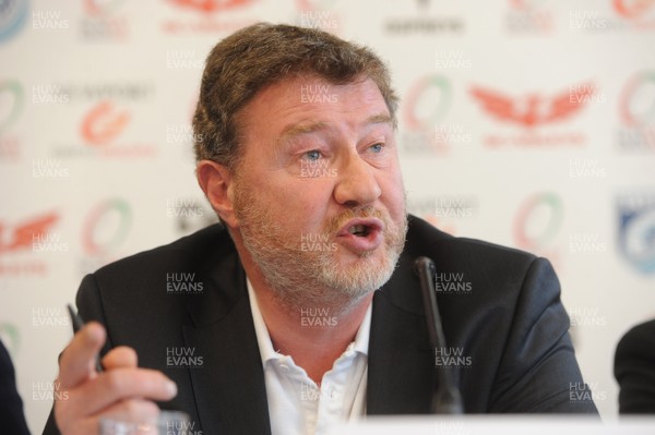 040413 - Regional Rugby Wales Press Conference -Nigel Short of Scarlets talks to reporters 