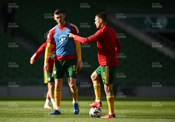 111020 - Republic of Ireland v Wales - UEFA Nations League - Kieffer Moore and Aaron Ramsey of Wales during warm up