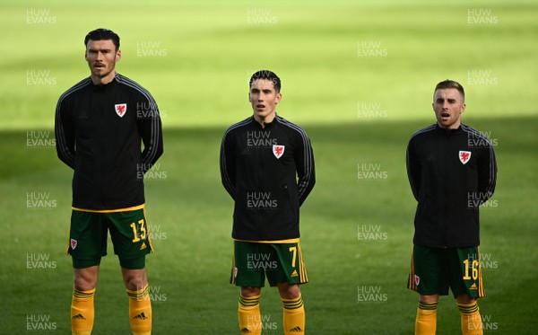 111020 - Republic of Ireland v Wales - UEFA Nations League - Kieffer Moore, Harry Wilson and Joe Morrell of Wales during the anthems