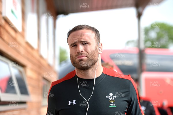 020617 - RGC 1404 v Wales XV - Jamie Roberts arrives