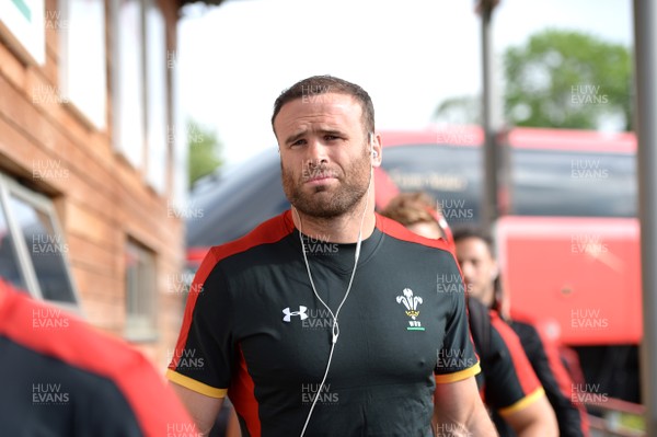 020617 - RGC 1404 v Wales XV - Jamie Roberts arrives