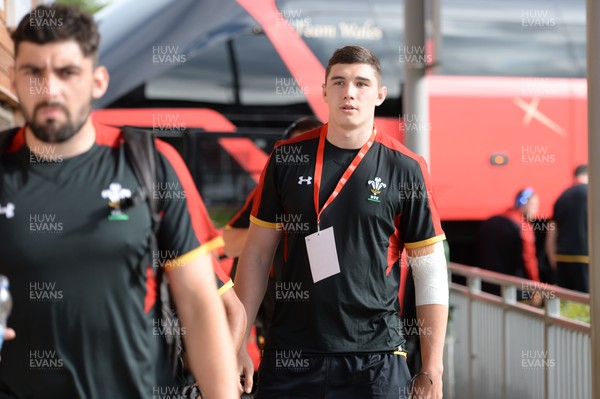 020617 - RGC 1404 v Wales XV - Seb Davies