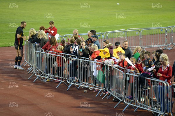 020617 - RGC 1404 v Wales XV - Jamie Roberts meets fans