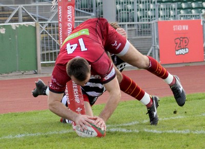 121019 - RGC v Pontypridd - Indigo Group Premiership -   Afon Bagshaw of RGC scores a try