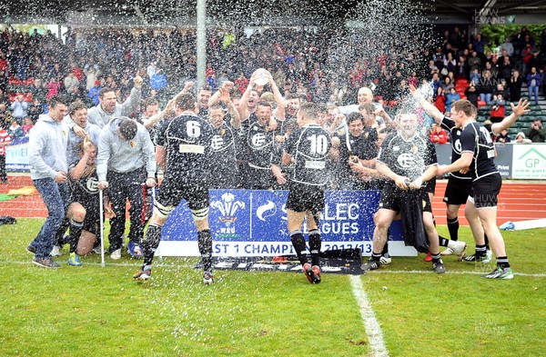 180513 - RGC 1404 v Rhydyfelin - SWALEC League 1 East - RGC 1404 celebrate winning the SWALEC League 1 East  title 