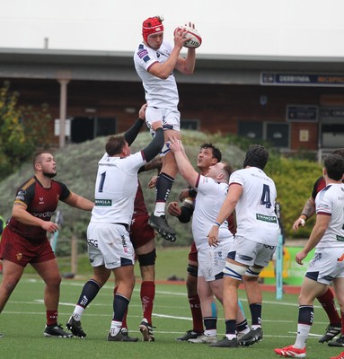 181025 - RGC v Swansea - Super Rygbi Cymru (SRC) - Ben Roberts of Swansea goes up for the ball in the line out