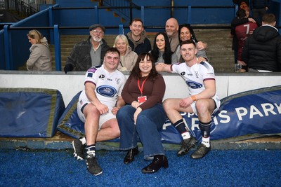070326 - RGC v Swansea RFC - SRC plate Final - Logan Lloyd of Swansea and Liam Lloyd of Swansea wit family at full time