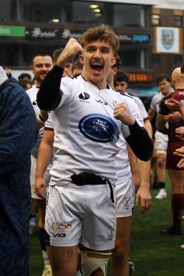 070326 - RGC v Swansea RFC - SRC plate Final - Swansea players celebrate the win at full time