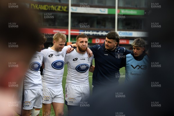 070326 - RGC v Swansea RFC - SRC plate Final - Swansea huddle at full time