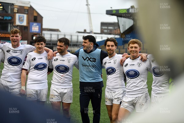 070326 - RGC v Swansea RFC - SRC plate Final - Swansea huddle at full time