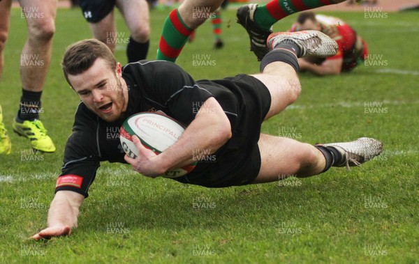 28  01 17 - RGC1404 v Dunvant RFC - National Cup - Sam Jones of RGC goes over the whitewash for a try