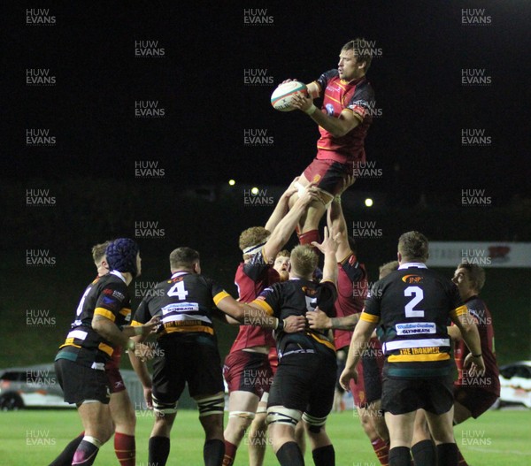 280918 - RGC1404 v Merthyr - Principality Premiership -  Andy Williams of RGC1404 catches the ball from the line out