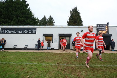 060124 - Rhiwbina v Ynysybwl - Admiral National League 1 East Central - Players of Ynysybwl take the field