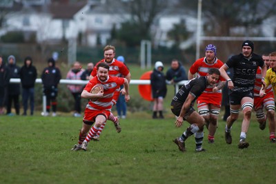 060124 - Rhiwbina v Ynysybwl - Admiral National League 1 East Central - Gwyn Voyle of Ynysybwl breaks from a scrum