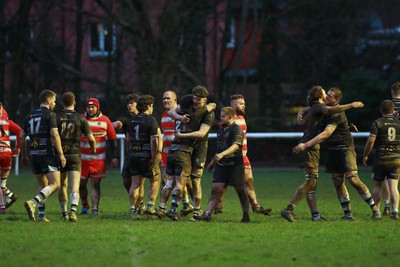 060124 - Rhiwbina v Ynysybwl - Admiral National League 1 East Central - Players of Rhiwbina celebrate at the final whistle