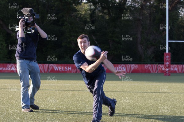 080915 - Rhod Gilbert filming with Wales Women's squad at the Vale