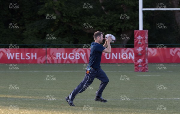 080915 - Rhod Gilbert filming with Wales Women's squad at the Vale