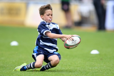 210525 - Rhymney Valley and Caerphilly District v Pembs Schools  - WSRU Junior Group - U11s DC Thomas Bowl Final - Toby Evans of Pembs Schools runs in to score a try