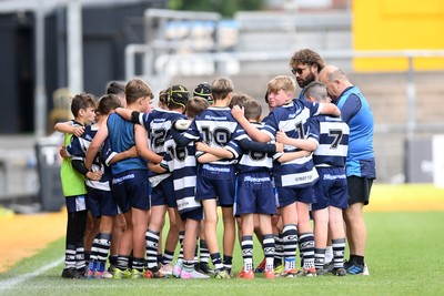 210525 - Rhymney Valley and Caerphilly District v Pembs Schools  - WSRU Junior Group - U11s DC Thomas Bowl Final - Pembs Schools huddle