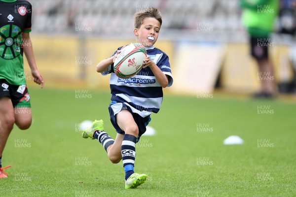 210525 - Rhymney Valley and Caerphilly District v Pembs Schools  - WSRU Junior Group - U11s DC Thomas Bowl Final - Toby Evans of Pembs Schools runs in to score a try