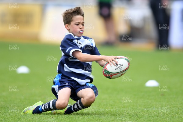 210525 - Rhymney Valley and Caerphilly District v Pembs Schools  - WSRU Junior Group - U11s DC Thomas Bowl Final - Toby Evans of Pembs Schools runs in to score a try