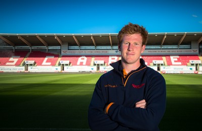 300816 -    Scarlets Rhys Patchell at Parc y Scarlets