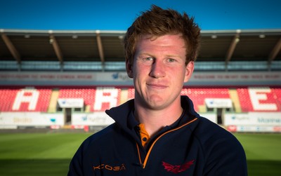 300816 -    Scarlets Rhys Patchell at Parc y Scarlets