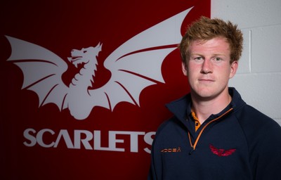 300816 -    Scarlets Rhys Patchell at Parc y Scarlets