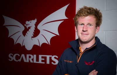 300816 -    Scarlets Rhys Patchell at Parc y Scarlets