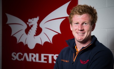 300816 -    Scarlets Rhys Patchell at Parc y Scarlets