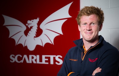 300816 -    Scarlets Rhys Patchell at Parc y Scarlets