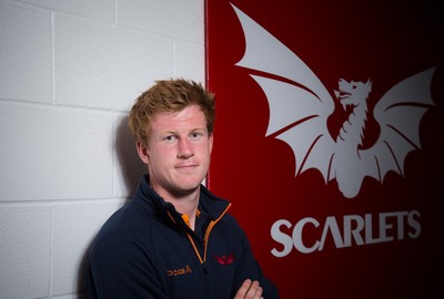 300816 -    Scarlets Rhys Patchell at Parc y Scarlets