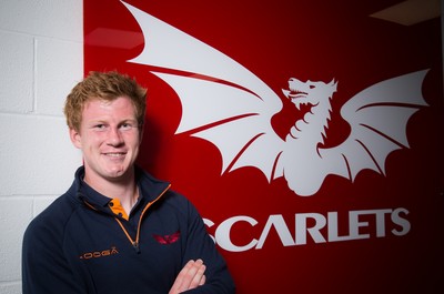 300816 -    Scarlets Rhys Patchell at Parc y Scarlets