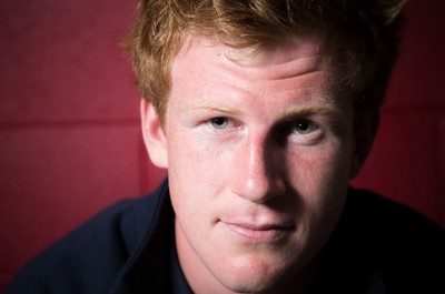 300816 -    Scarlets Rhys Patchell at Parc y Scarlets