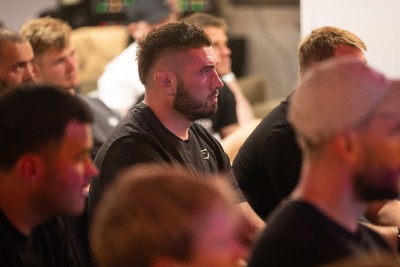 110625 - WRU - Richard Parkes speaks to Welsh team at the Vale Resort - Gareth Thomas watches Parkes speak