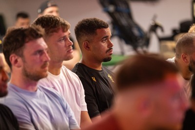 110625 - WRU - Richard Parkes speaks to Welsh team at the Vale Resort - Ben Thomas watches Parkes speak